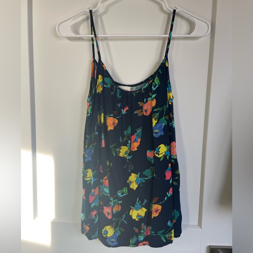 Women’s floral tank top